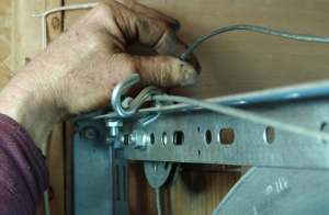 Remove the cable from the pulley.